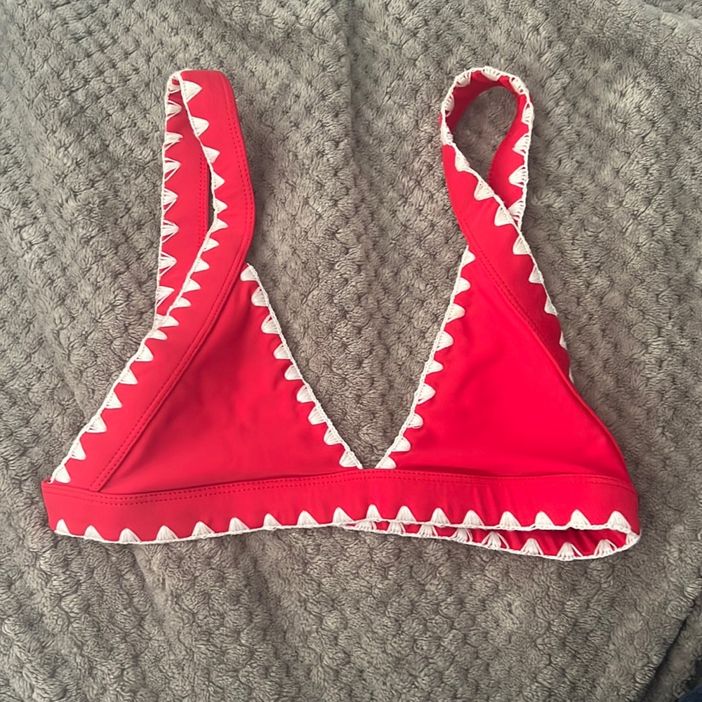 never worn because i accidentally bought a large and med! l